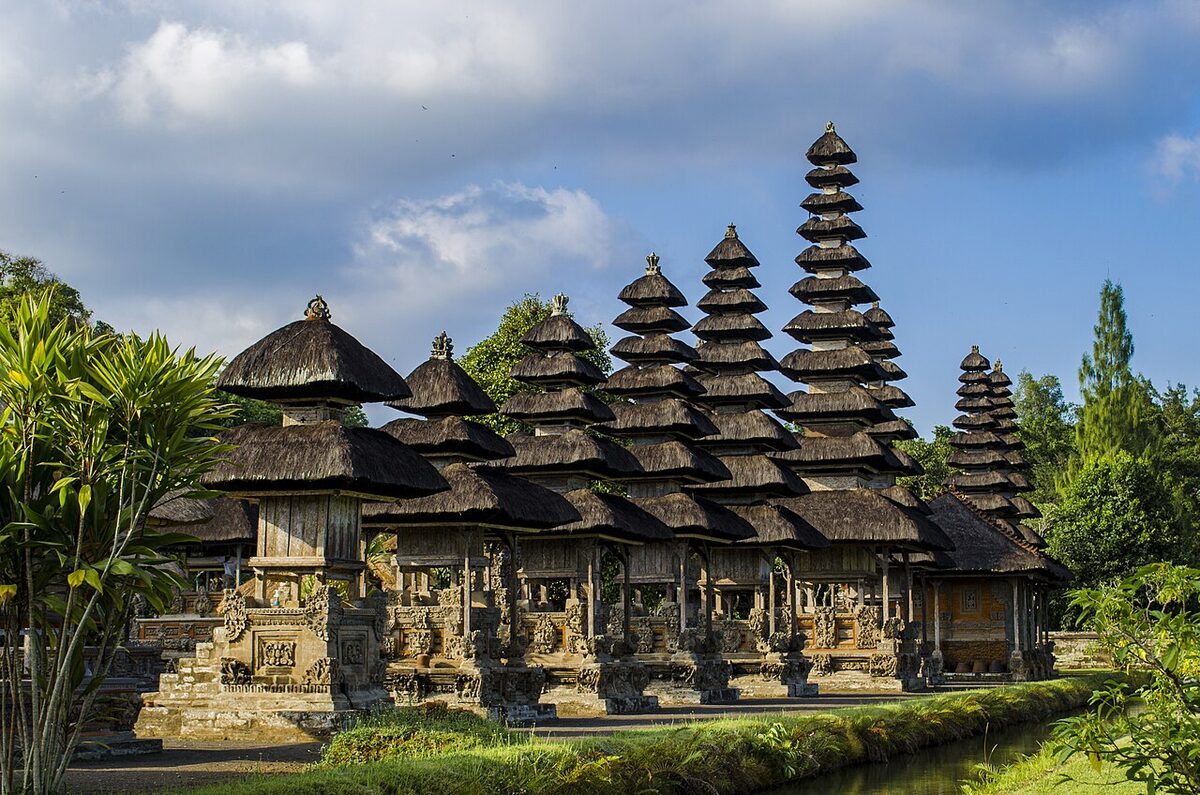 Meru bertingkat di Pura Taman Ayun, Mengwi